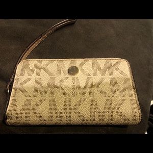 Michael Kors Wristlet